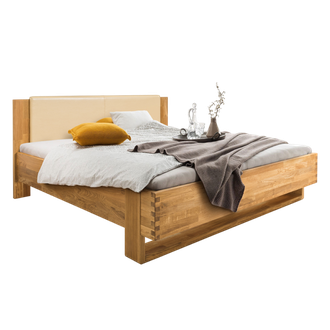 Кровать AKRA из массива дуба