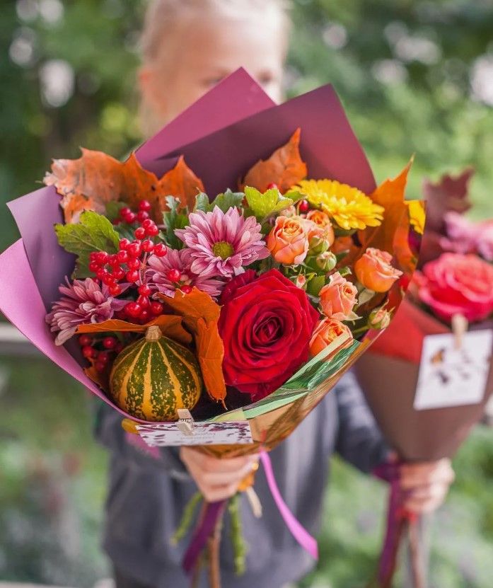 Современный букет для учителя на 1 сентября в Сочи 