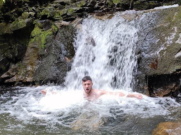 Водоспад Дівочі сльози. Купання влітку