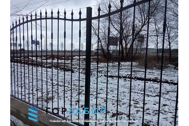 Установить кованый забор в Москве