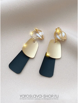 Модель : АЛ-331.Клипсы с цветным кольцом со стразами