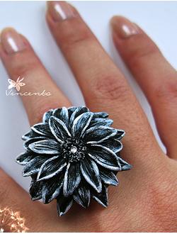Ночной Цветок. Необычное кольцо в виде цветка из коллекции волшебных украшений "Легенды Винсенто"