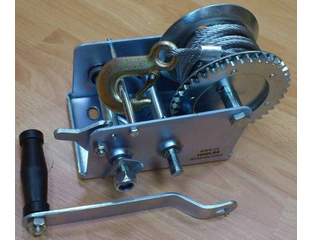 Лебедка механическая шестеренчатая барабанная 1200 кг , стальной трос ...