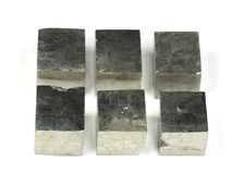 Пирит, кристалл в ассортименте, Испания (12-13 мм, 8-9 г) №25665
