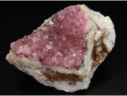 Кобальтокальцит, кристаллы на породе, Марокко (72*53*45 мм, 161 г) №28619