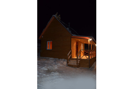 Каркасный дом с террасой размером 5*6м на фундаменте, кровля металлочерепица, фасады евро вагонка обработанная деревозащитным составом, пластиковые окна, металлическая дверь.