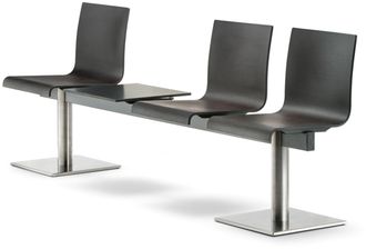 Система сидений для ожидания из трех стульев со столиком Kuadra XL