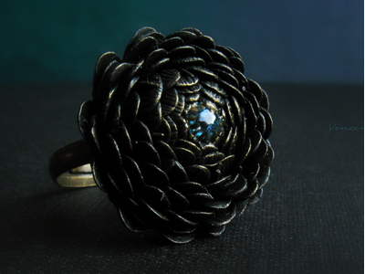 Кольцо-цветок в готическом стиле "Око Ворона", по мотивам сериала "Рейвенсвуд"