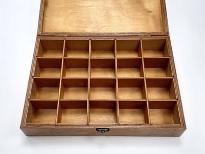 Коробка 20 ячеек, для коллекции камней и минералов