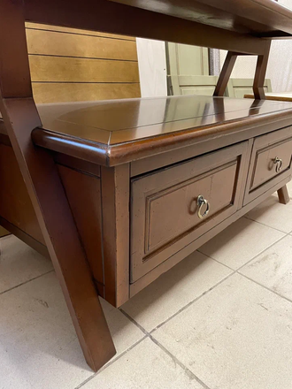 Тумба-мольберт под ТВ.