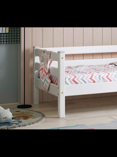 Кровать &quot;Соня&quot; с задней защитой Вариант 2