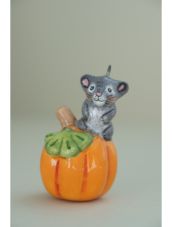 Мышка на тыковке