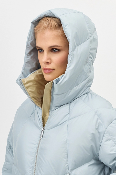 Куртка пуховая с капюшоном