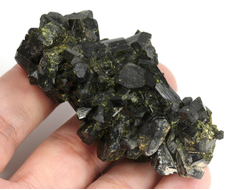 Эпидот, сросток кристаллов, Перу (68*35*30 мм, 101 г) №35871