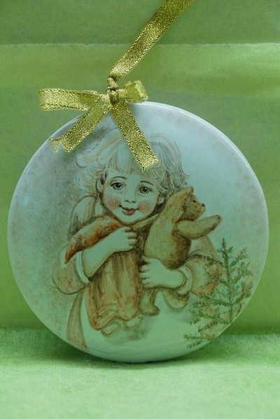 Медальон по Елизавете Бём