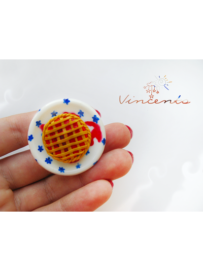 Ягодный пирог. Брошь в виде пирога - миниатюра из полимерной глины