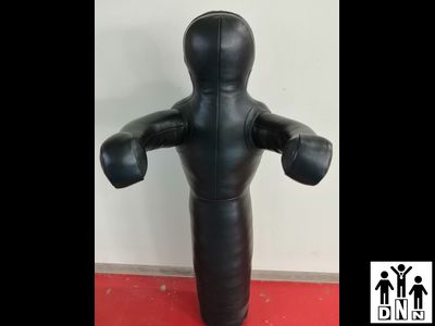 Манекен для борьбы одноногий классический (высота 1,1м, вес 10-15 кг, натуральная кожа до 2 мм) DNN