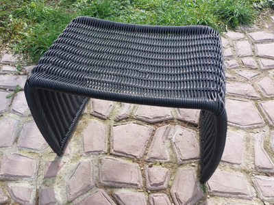 Плетеная оттоманка