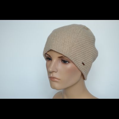 Вязаная шапка бежевая Vizio Италия 106 CY