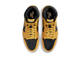цена на спортивные мужские кроссовки Nike Air Jordan 1 High Retro OG 'Pollen' 555088-701