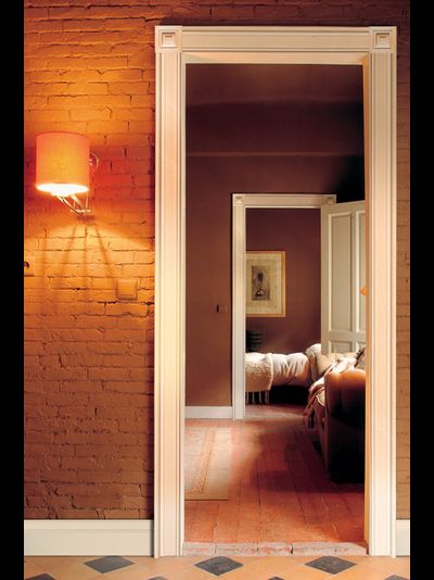 Плинтус Orac Decor SX105, 2 м.