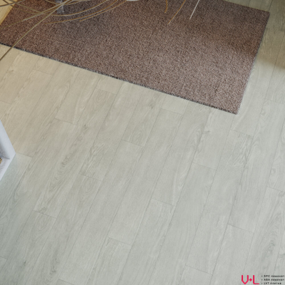 Кварцвиниловая плитка Art East Tile Hit Дуб Джапанди 751 купить на vinyl-laminat.ru