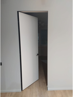 Дверь межкомнатная скрытая QIN23 INVISIBLE REVERSE  (обратное) AL кромка черная 42 мм