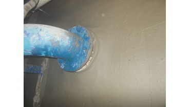 из стен идет вода что делать