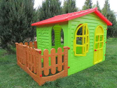 Игровой домик пластиковый «Большой коттедж с забором»