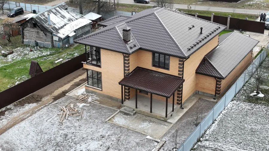 Остекление загородного дома в деревне Морозово Сергиево Посадского района. Профильная Система MELKE EVOLUTION 70 мм 2х камерные стеклопакеты с мульти функцией (энергосбережением) Немецкая фурнитура Зегения Титан АФ + Ламинация с улицы