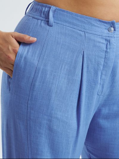 Брюки голубого цвета