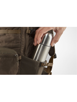 Боковой карман для бутылки с водой в рюкзаке Fjallraven Lappland Hike 15 Dark Olive