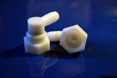 Уголок для душевой кабины пластиковый и латунный с накидной гайкой 1/2"х12мм под 90 гр.