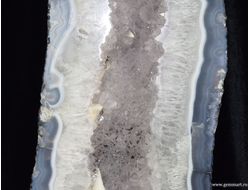 Агат, (разн. кварца), с жеодой аметистовидного кварца и кристаллами кальцита. 260*120*660мм (ААА)