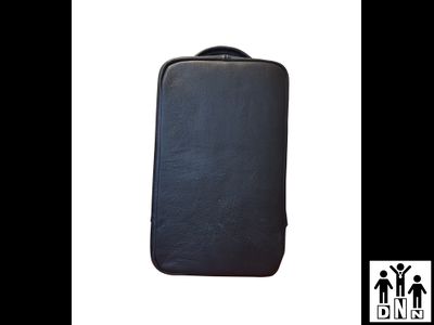 Макивара для отработки ударов ногами натуральная кожа. Эконом DNN