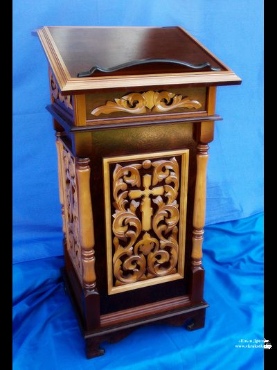 Резное украшение для аналоя