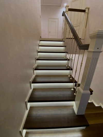 Обшивка бетонного основания лиственницей (Экстра) в комбинации