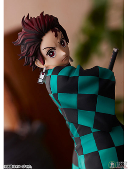 Фигурка Тандзиро Камадо (Kamado Tanjirou Pop Up Parade)