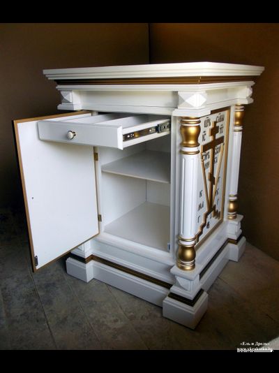 Жертвенник белый с золотом