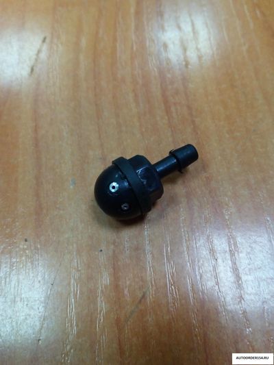 Жиклер омывателя лобового стекла круглый на гайке 2-глазка