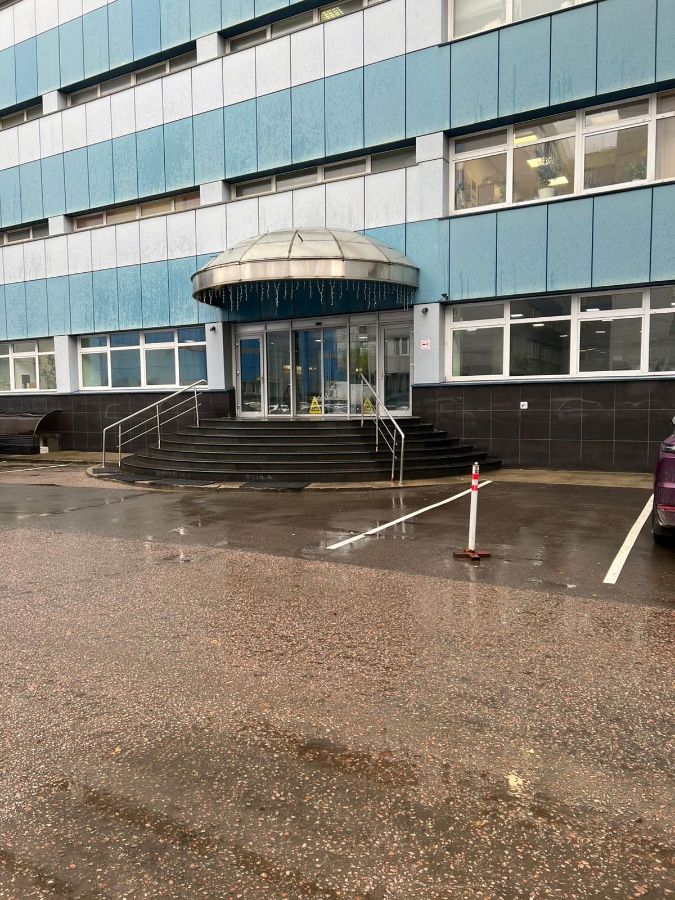 Вход в БЦ АННИНО ПЛАЗА. Москва, Дорожная улица д. 60 Б. Офис ООО АМГ.