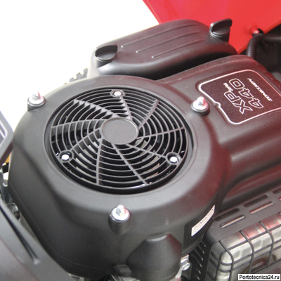 Газонокосилка с сиденьем (трактор) EVOline TRG 84 CH