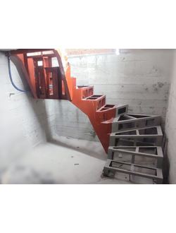 мк №19. двойной косоур под зашивку с прямыми и поворотными ступенями