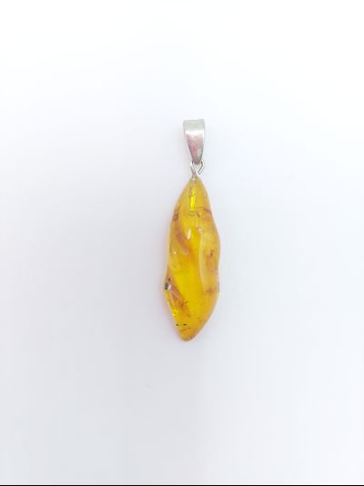 Кулон из медового янтаря 02285