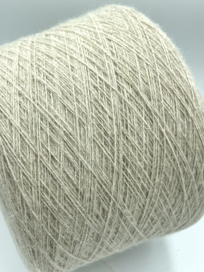 MILLEFILI art.GARZSOFTYAK Nm. 640 метров в 100 граммах 75% WO (шерсть), 8% WY ( шерсть яка), 15% PA, 2% PL Цв. 80014 овсянка