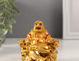 фигурка «Хотей в кресле с драконом на золотых монетах», полистоун, золотой, 6×7×7.5 см