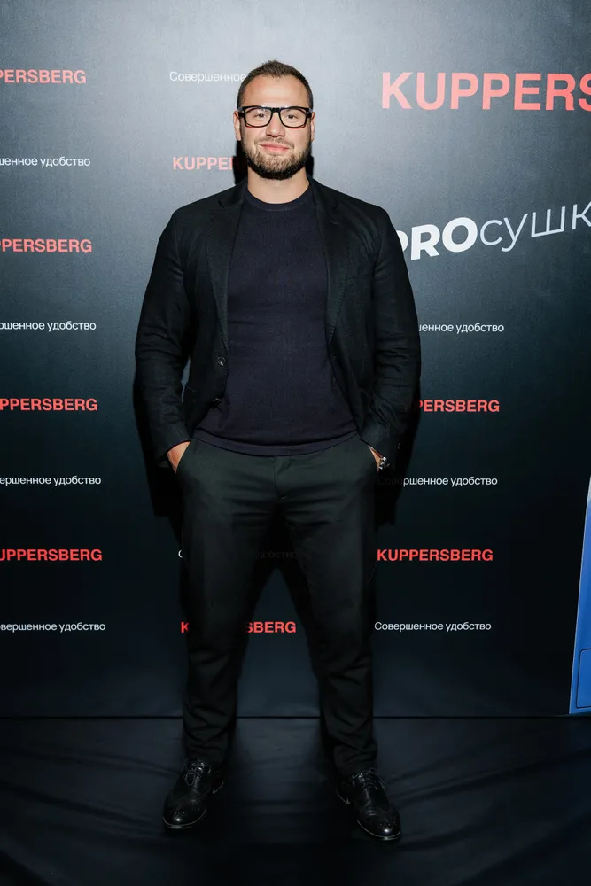 Оформление презентации Kuppersberg цветочными композициями от компании "Приятно" 