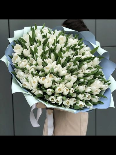 Букет "Танго белых тюльпанов"