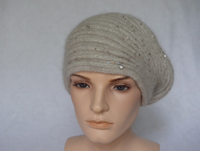 Женский берет вязаный с ассиметричными полосами Vizio Италия фото