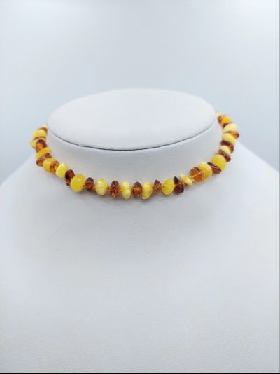 Детские бусы из натурального обработанного  янтаря через узелок арт.3